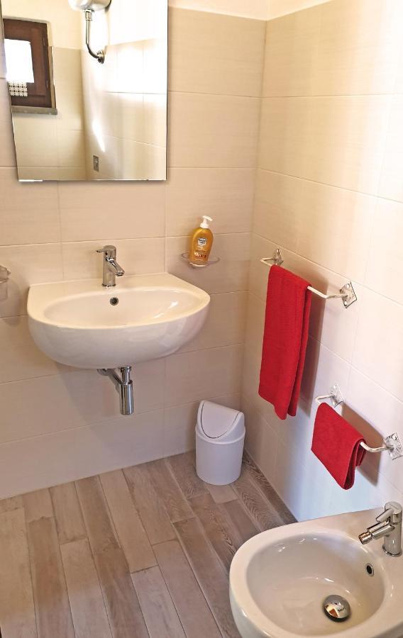 The Templars Guesthouse Santu Lussurgiu Bagian luar foto