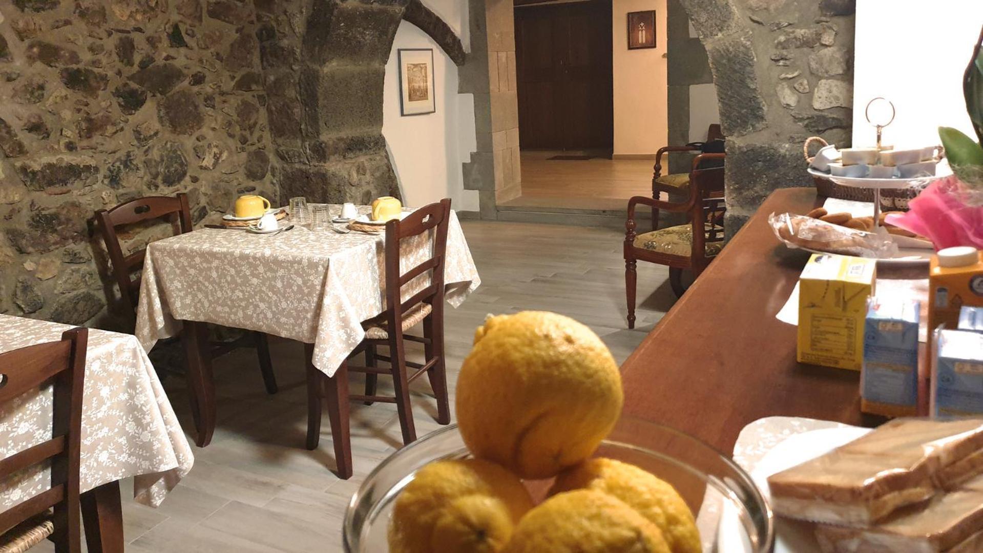 The Templars Guesthouse Santu Lussurgiu Bagian luar foto